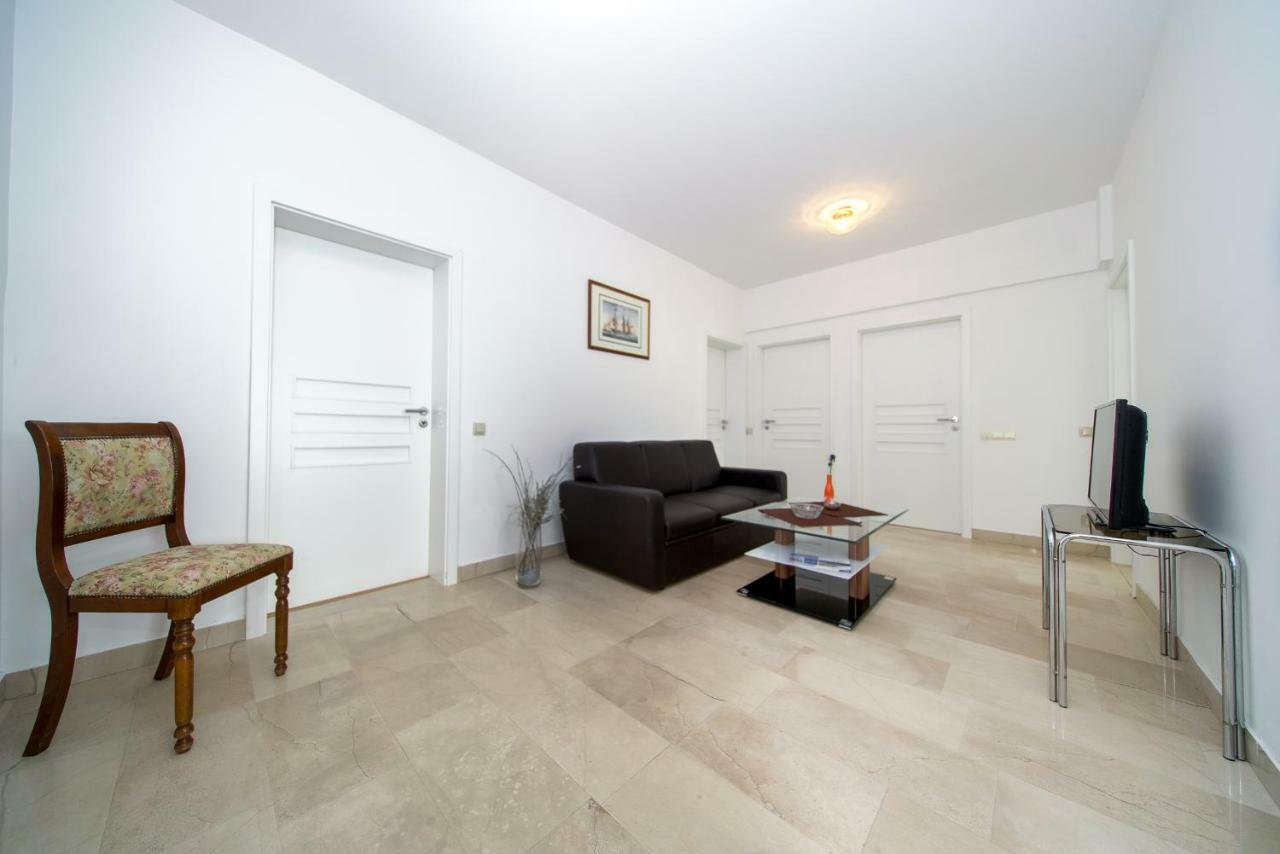Apartments L&L Dugi Rat Extérieur photo