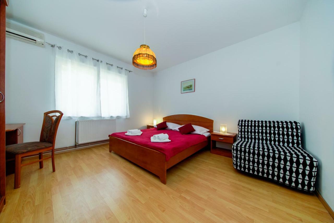 Apartments L&L Dugi Rat Extérieur photo