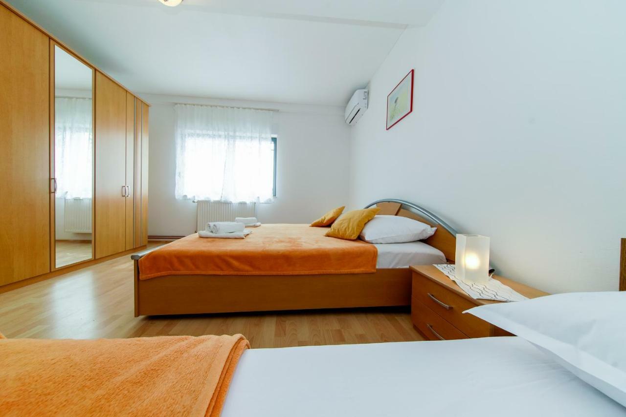 Apartments L&L Dugi Rat Extérieur photo