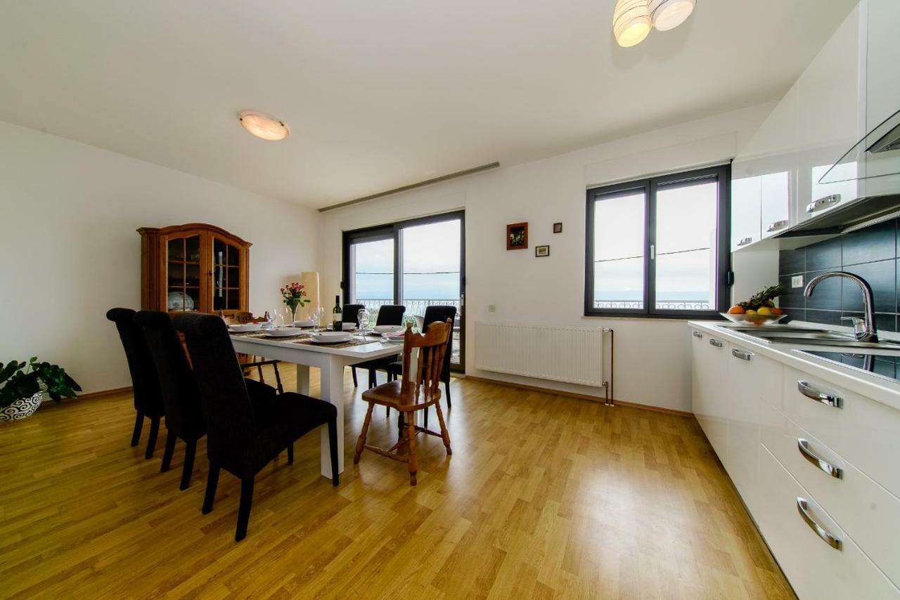 Apartments L&L Dugi Rat Extérieur photo